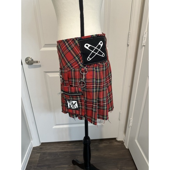 Dolls Kill x Hello Kitty Red Plaid Pleat Punk Mini Skirt L Chains Patches Kawaii - Picture 4 of 8